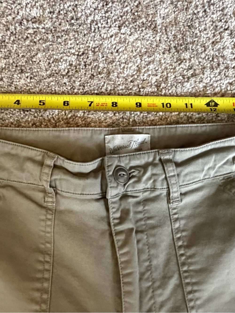 Women's Mid-Rise Barrel Leg Cargo Pants - Universal Thread™ Olive Green 10 - Picture 4 of 6